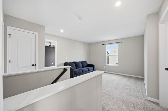 1042 Queen Bee Place, Grove City, OH 43123