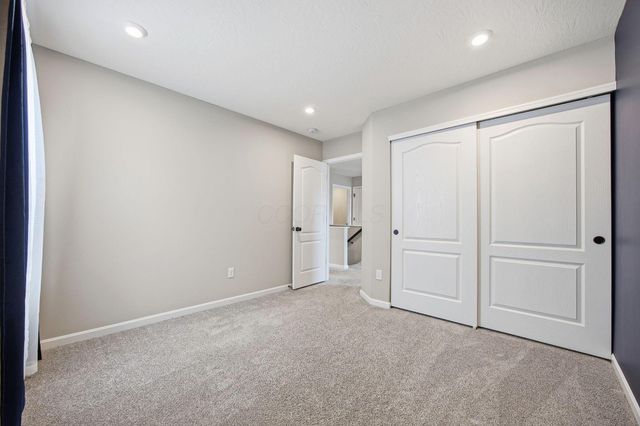 1042 Queen Bee Place, Grove City, OH 43123