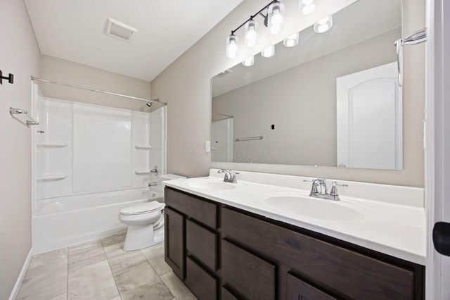 1042 Queen Bee Place, Grove City, OH 43123