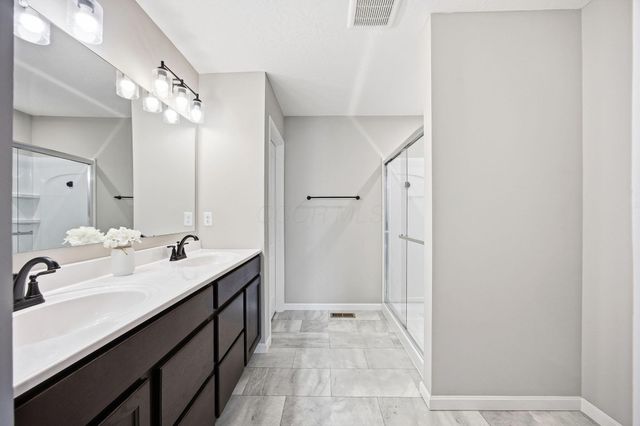 1042 Queen Bee Place, Grove City, OH 43123