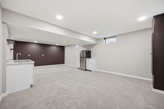 1042 Queen Bee Place, Grove City, OH 43123