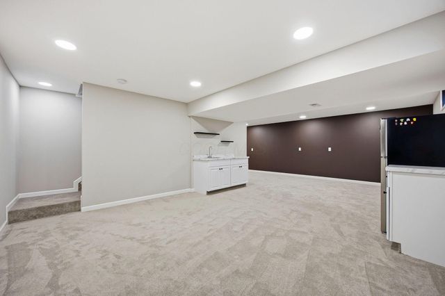 1042 Queen Bee Place, Grove City, OH 43123