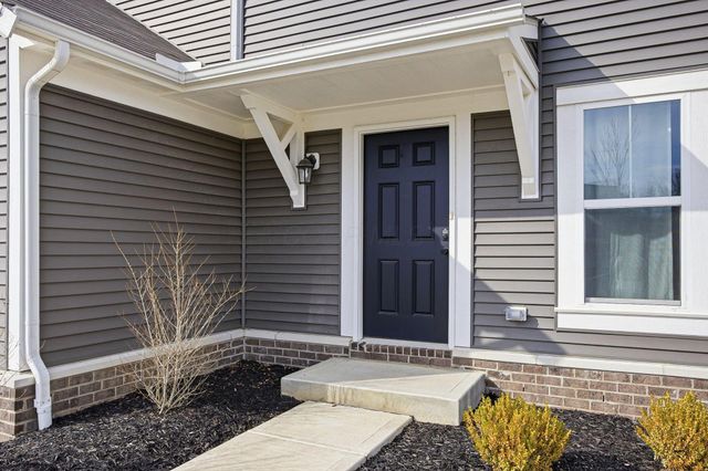 1042 Queen Bee Place, Grove City, OH 43123