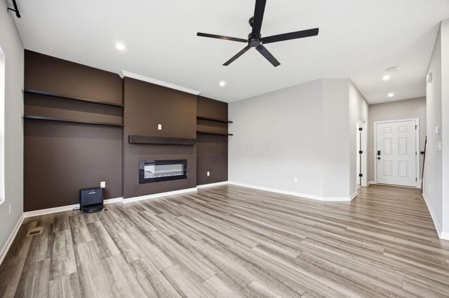 1042 Queen Bee Place, Grove City, OH 43123