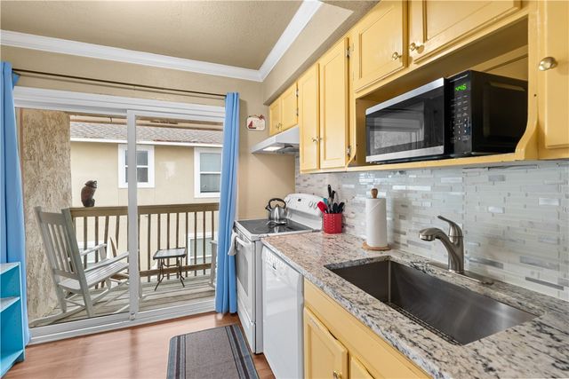 14873 Granada Dr 10, Corpus Christi, TX 78418