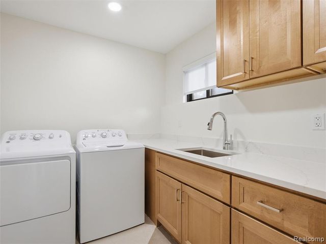 766 Woodchester Drive, Bloomfield Hills, MI 48304