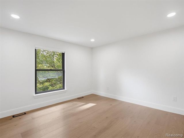 766 Woodchester Drive, Bloomfield Hills, MI 48304