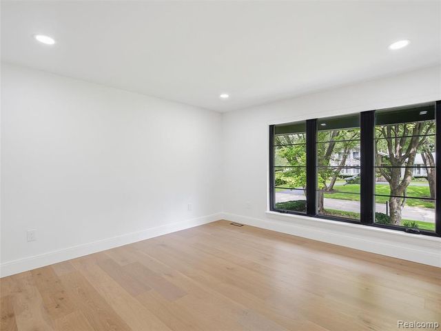 766 Woodchester Drive, Bloomfield Hills, MI 48304
