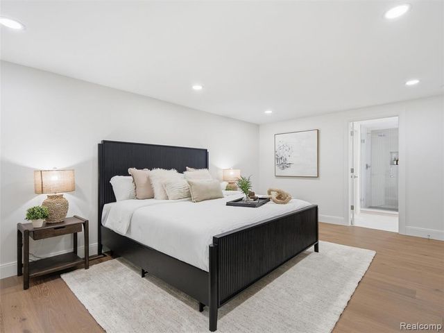766 Woodchester Drive, Bloomfield Hills, MI 48304