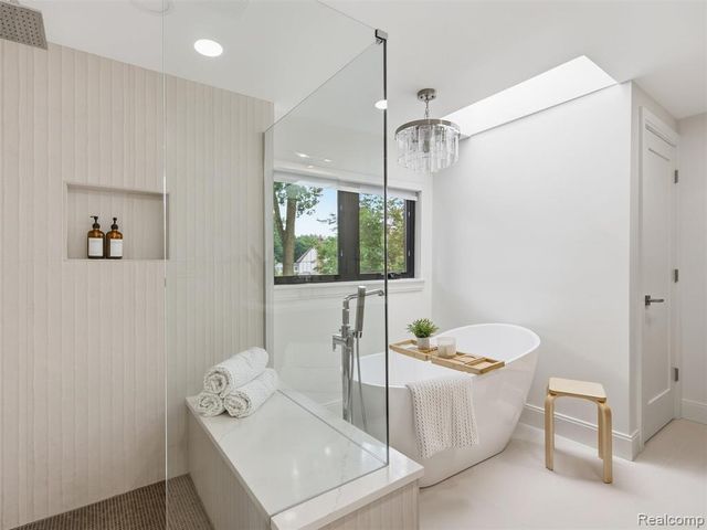 766 Woodchester Drive, Bloomfield Hills, MI 48304