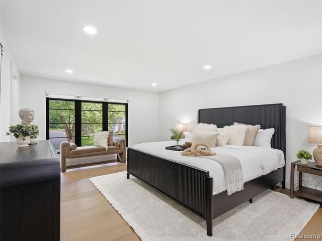 766 Woodchester Drive, Bloomfield Hills, MI 48304