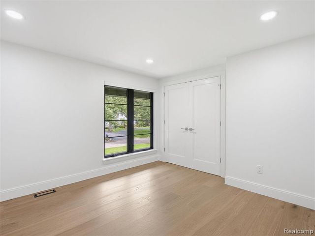 766 Woodchester Drive, Bloomfield Hills, MI 48304