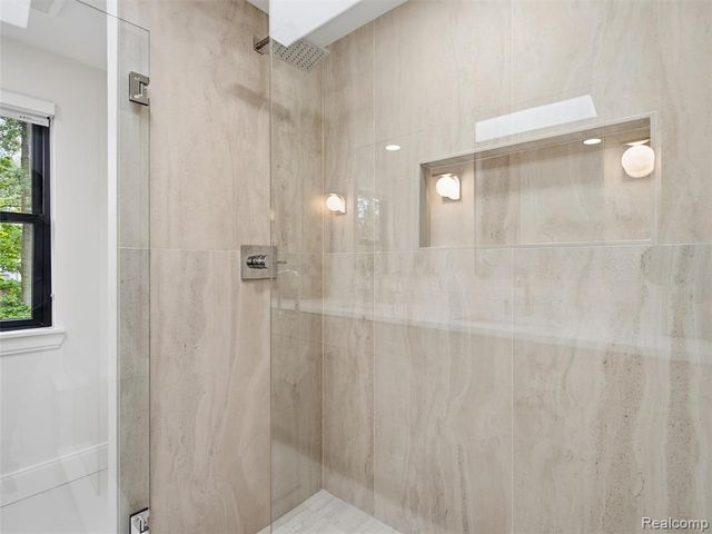 766 Woodchester Drive, Bloomfield Hills, MI 48304