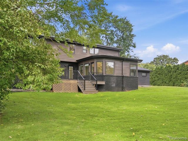 766 Woodchester Drive, Bloomfield Hills, MI 48304