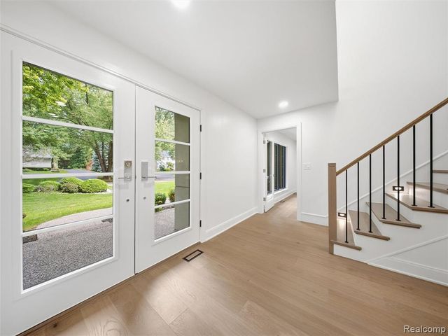 766 Woodchester Drive, Bloomfield Hills, MI 48304