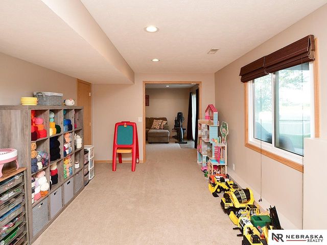 12416 S 218th Avenue, Gretna, NE 68028