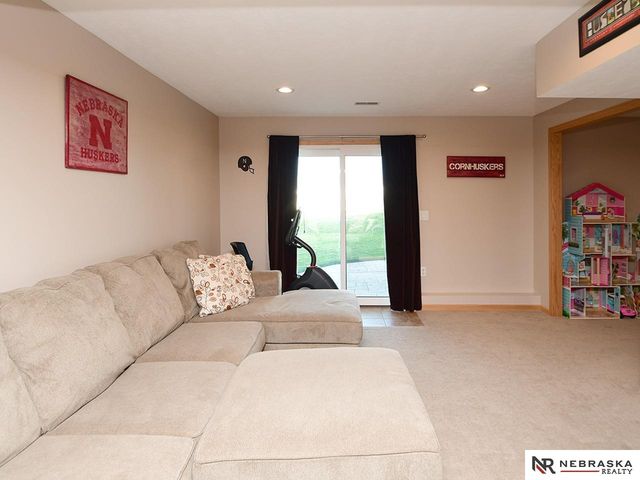 12416 S 218th Avenue, Gretna, NE 68028