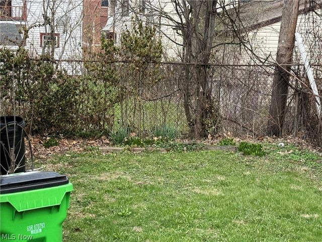 13207 S Parkway, Garfield Heights, OH 44105