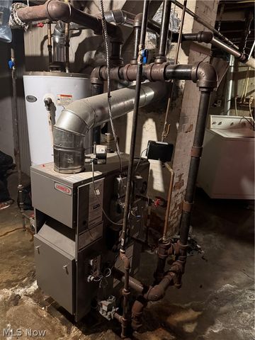 13207 S Parkway, Garfield Heights, OH 44105