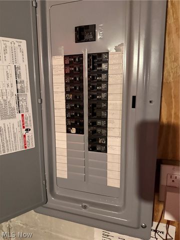 13207 S Parkway, Garfield Heights, OH 44105