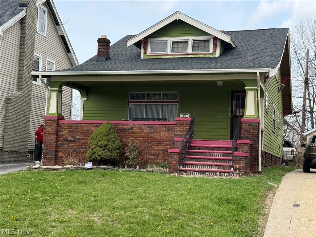 13207 S Parkway, Garfield Heights, OH 44105