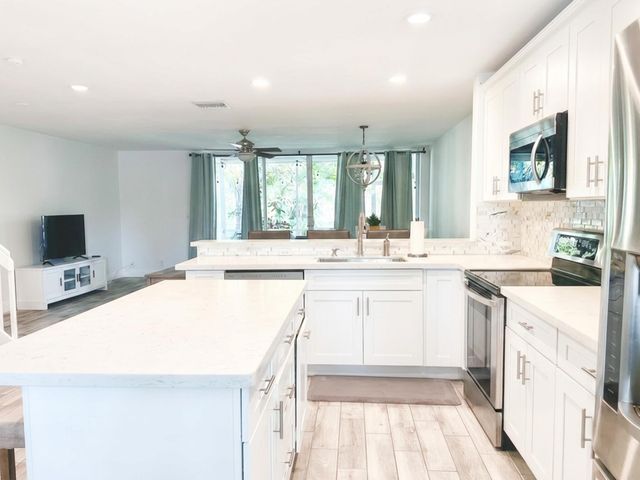 6207 Old Court Road 604, Boca Raton, FL 33433