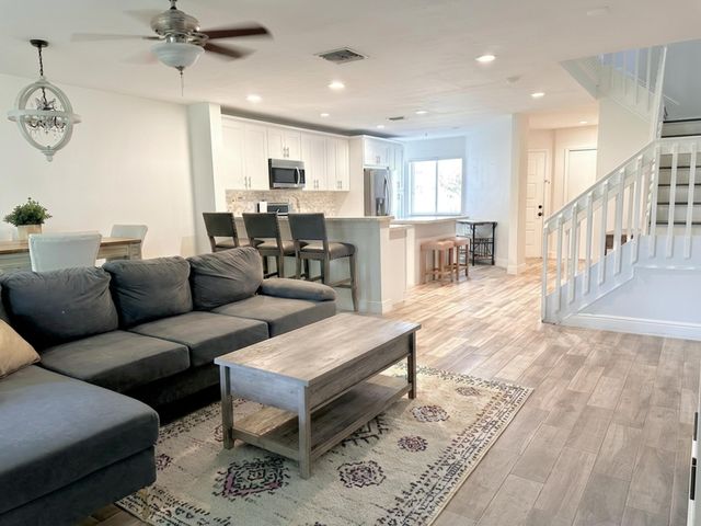 6207 Old Court Road 604, Boca Raton, FL 33433