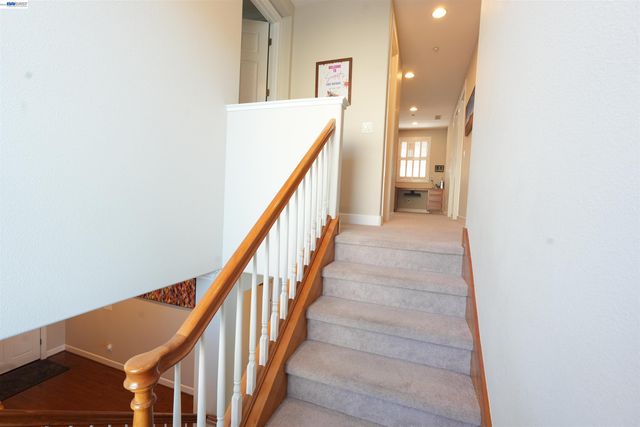 200 Seapoint Pl, Richmond, CA 94801