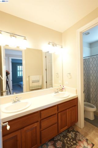 200 Seapoint Pl, Richmond, CA 94801