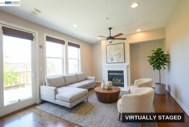 200 Seapoint Pl, Richmond, CA 94801
