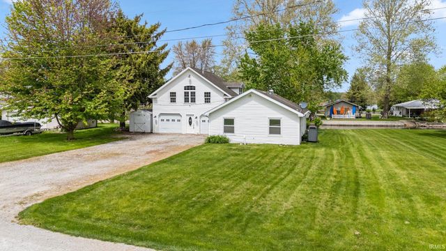 2145 E 770 S, Wolcottville, IN 46795