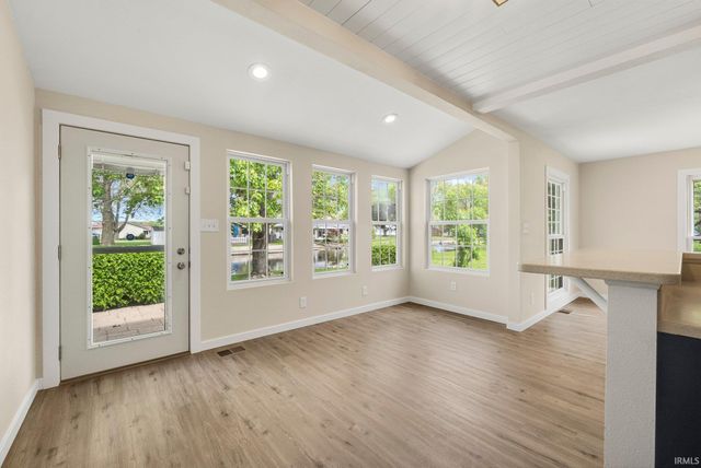 2145 E 770 S, Wolcottville, IN 46795