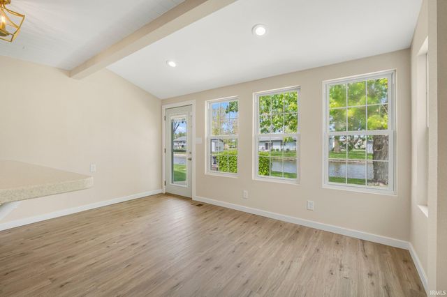 2145 E 770 S, Wolcottville, IN 46795