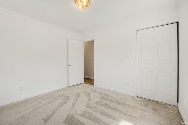 2145 E 770 S, Wolcottville, IN 46795