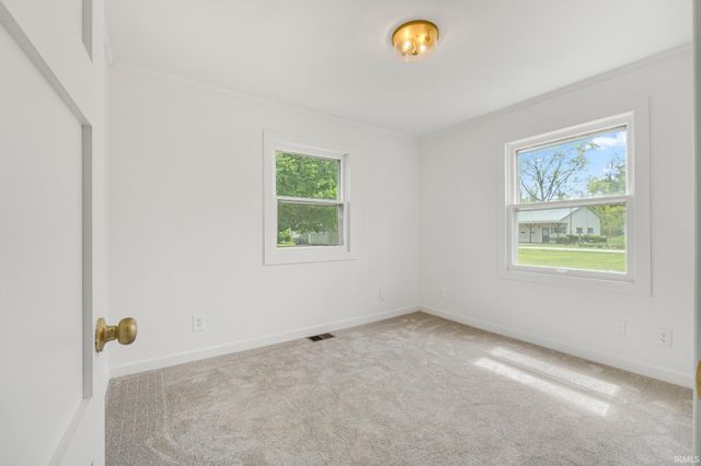 2145 E 770 S, Wolcottville, IN 46795