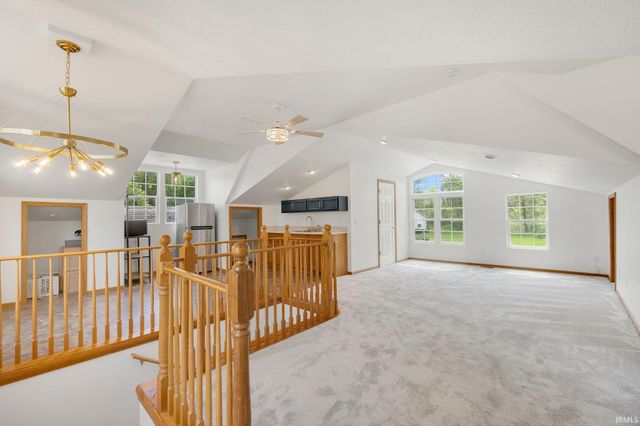 2145 E 770 S, Wolcottville, IN 46795