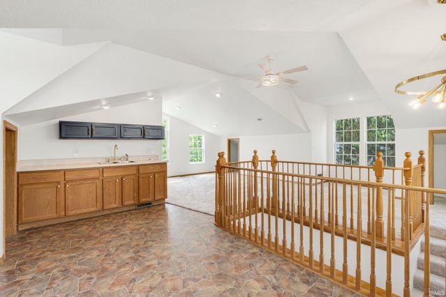 2145 E 770 S, Wolcottville, IN 46795