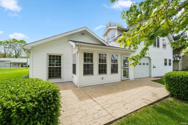 2145 E 770 S, Wolcottville, IN 46795