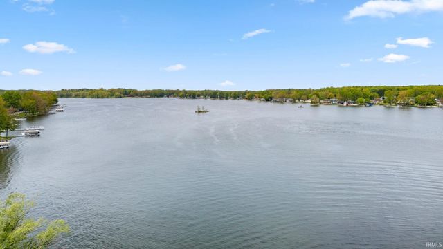 2145 E 770 S, Wolcottville, IN 46795