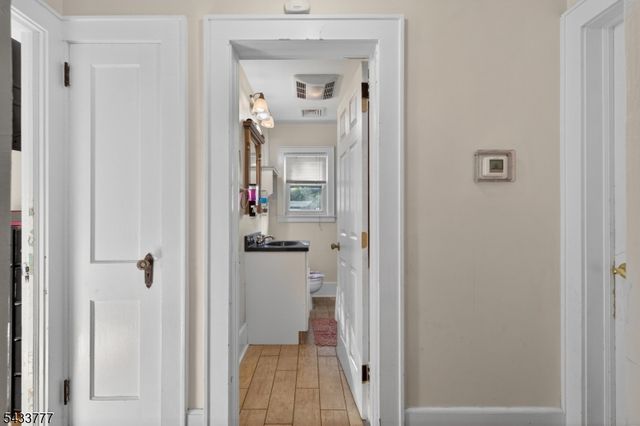 339 N 8Th Ave, Manville Boro, NJ 08835