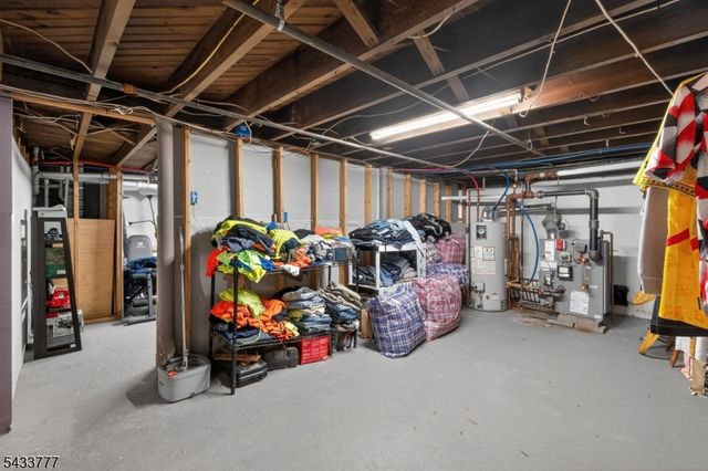 339 N 8Th Ave, Manville Boro, NJ 08835