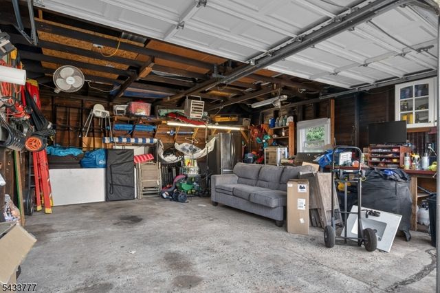 339 N 8Th Ave, Manville Boro, NJ 08835
