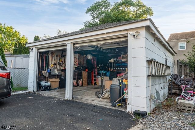 339 N 8Th Ave, Manville Boro, NJ 08835