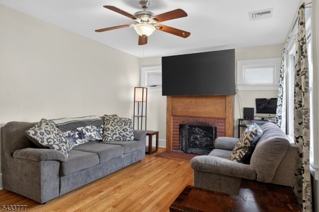 339 N 8Th Ave, Manville Boro, NJ 08835