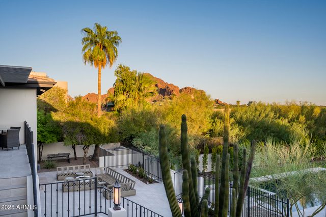 3977 E Paradise View Drive, Paradise Valley, AZ 85253