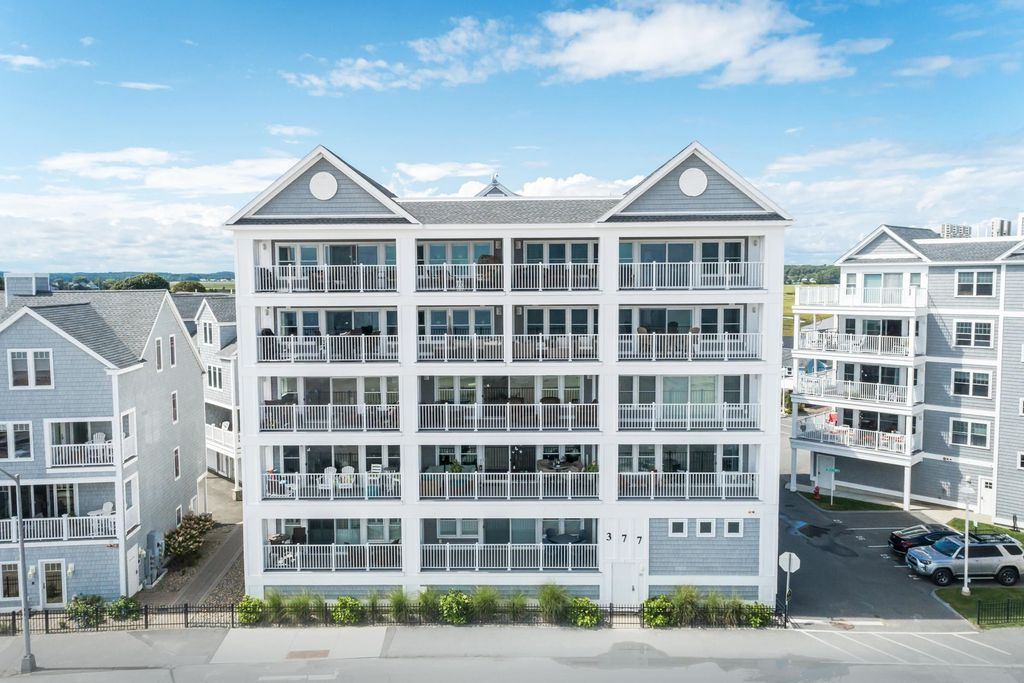 Image 1 of property listing at 377 Ocean Blvd Unit 12, Hampton, NH 03842