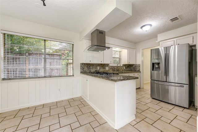 8107 Durklyn Lane, Houston, TX 77070