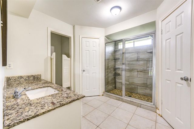 8107 Durklyn Lane, Houston, TX 77070