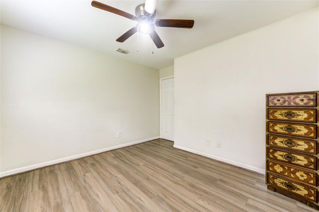 8107 Durklyn Lane, Houston, TX 77070