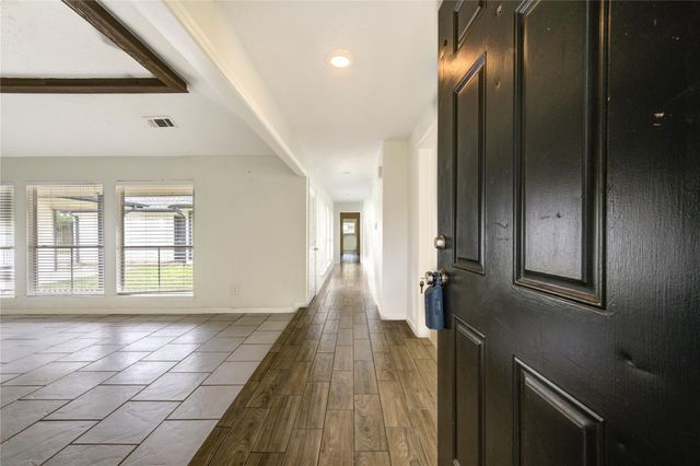 8107 Durklyn Lane, Houston, TX 77070